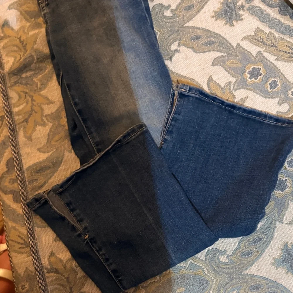 GAP Blue Flare Jeans - Classic Medium Blue size 7 Youth.